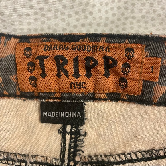 Tripp NYC Brown Leopard Print Jean Shorts DIY patches - Picture 3 of 6